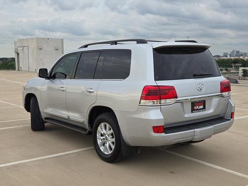 2017 Toyota Land Cruiser Base