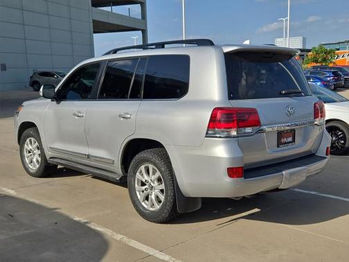 2017 Toyota Land Cruiser Base