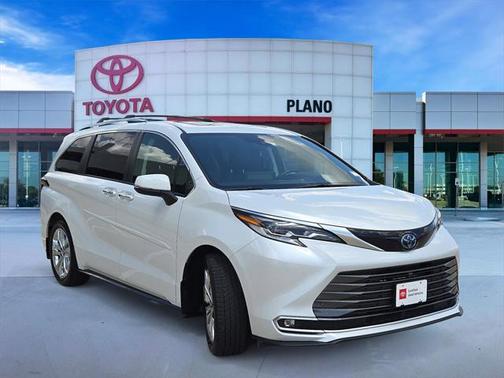 2022 Toyota Sienna Platinum 7 Passenger