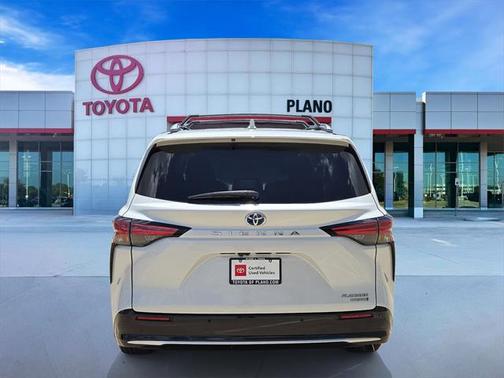 2022 Toyota Sienna Platinum 7 Passenger