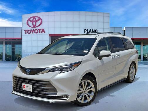 2022 Toyota Sienna Platinum 7 Passenger