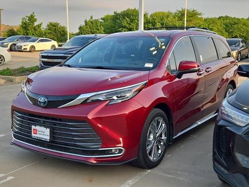 2024 Toyota Sienna Platinum 7 Passenger