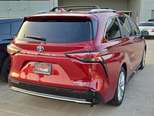 2024 Toyota Sienna Platinum 7 Passenger