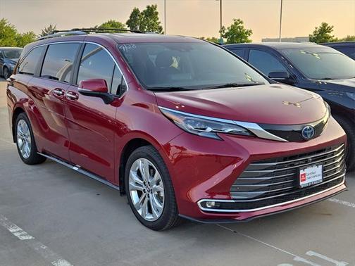 2024 Toyota Sienna Platinum 7 Passenger