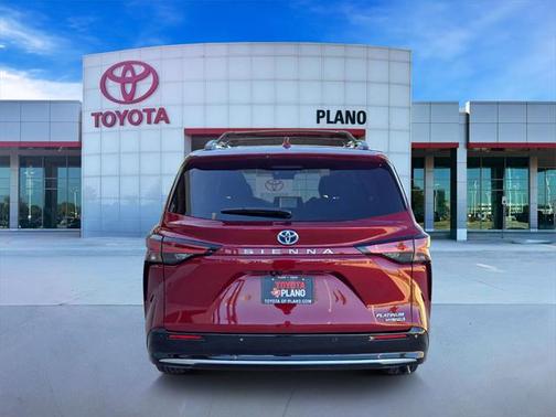 2024 Toyota Sienna Platinum 7 Passenger