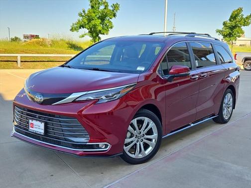 2024 Toyota Sienna Platinum 7 Passenger