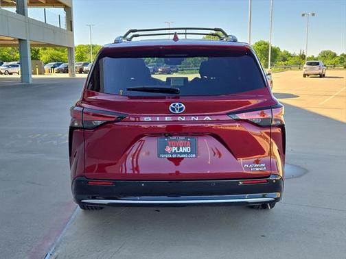 2024 Toyota Sienna Platinum 7 Passenger