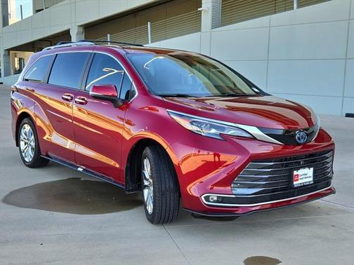 2024 Toyota Sienna Platinum 7 Passenger