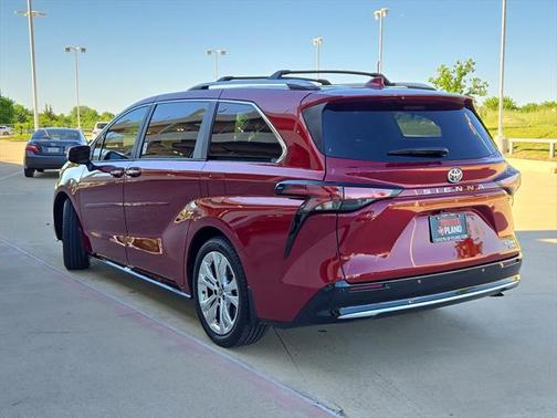 2024 Toyota Sienna Platinum 7 Passenger