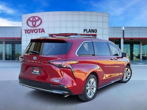 2024 Toyota Sienna Platinum 7 Passenger