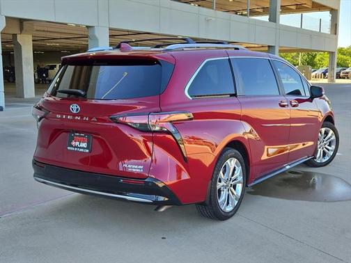 2024 Toyota Sienna Platinum 7 Passenger