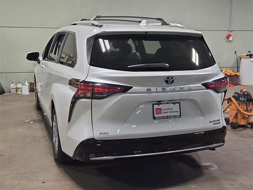 2023 Toyota Sienna Platinum 7 Passenger