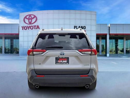 2022 Toyota RAV4 Hybrid LE