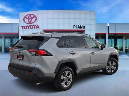 2022 Toyota RAV4 Hybrid LE