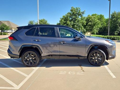 2023 Toyota RAV4 Hybrid SE