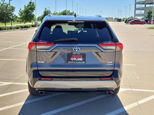 2023 Toyota RAV4 Hybrid SE