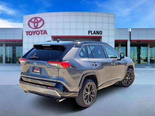 2023 Toyota RAV4 Hybrid SE