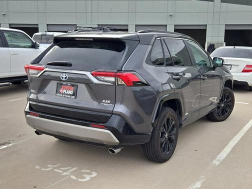 2023 Toyota RAV4 Hybrid SE