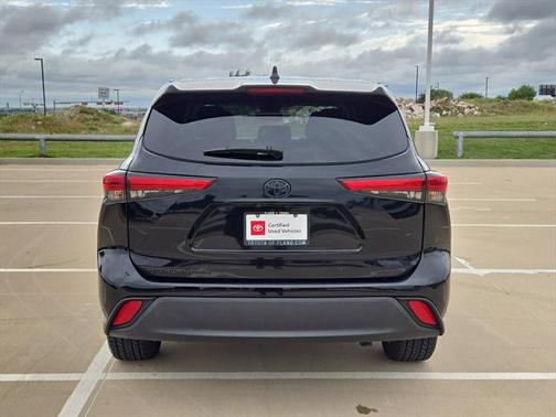 2022 Toyota Highlander L