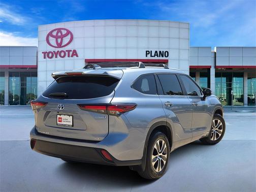2024 Toyota Highlander Hybrid XLE