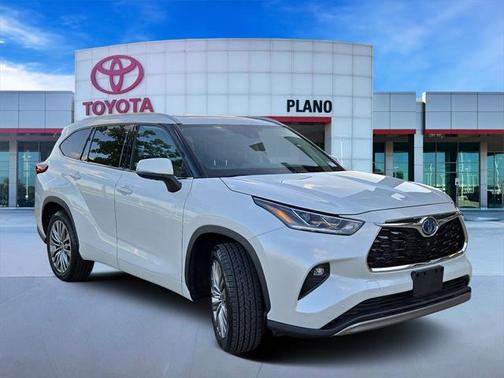 2022 Toyota Highlander Hybrid Platinum