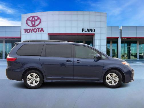 2020 Toyota Sienna LE