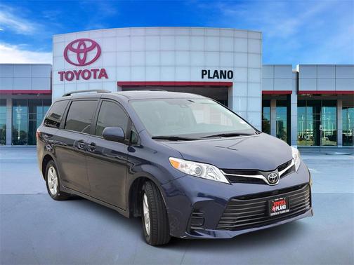 2020 Toyota Sienna LE
