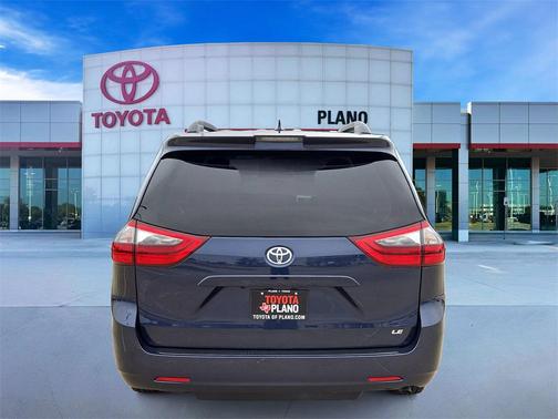 2020 Toyota Sienna LE