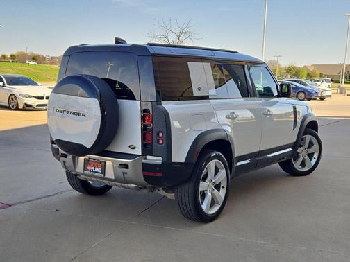 2022 Land Rover Defender 110 S