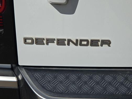 2022 Land Rover Defender 110 S