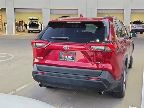 2021 Toyota RAV4 LE
