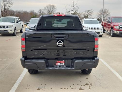 2022 Nissan Frontier S