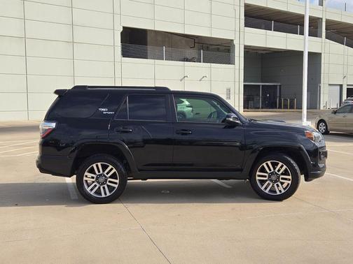 Midnight Black Metallic 2022 Toyota 4Runner TRD Sport
