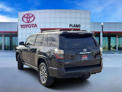 Midnight Black Metallic 2022 Toyota 4Runner TRD Sport