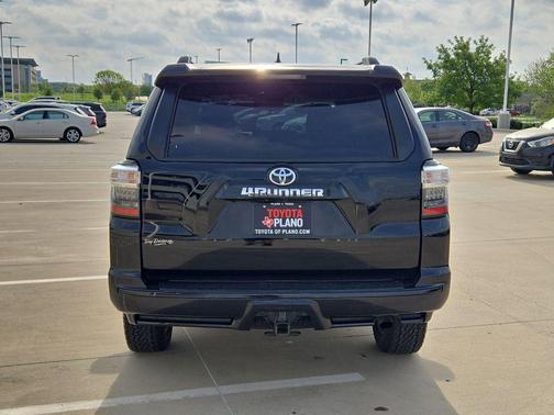 Midnight Black Metallic 2022 Toyota 4Runner TRD Sport