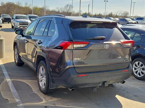 2020 Toyota RAV4 XLE