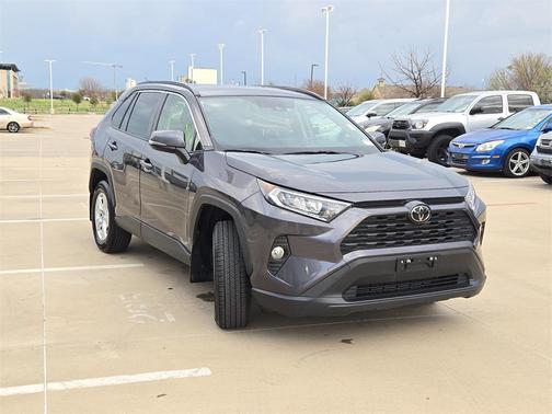 2020 Toyota RAV4 XLE