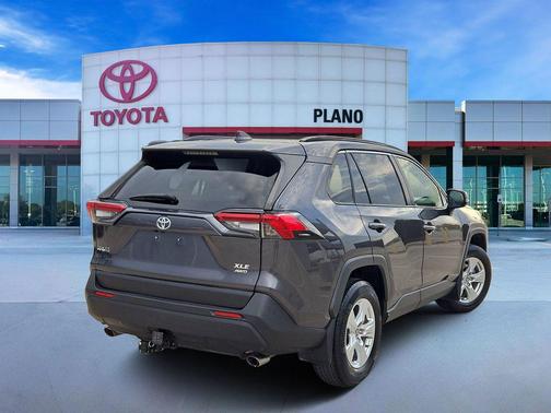 2020 Toyota RAV4 XLE