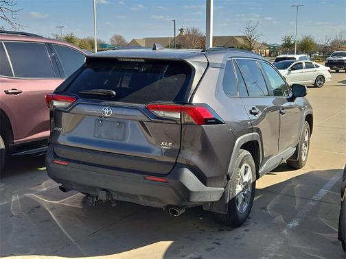 2020 Toyota RAV4 XLE