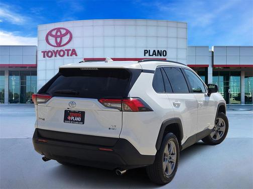 2025 Toyota RAV4 Hybrid LE