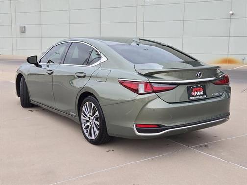 2019 Lexus ES 300h Base