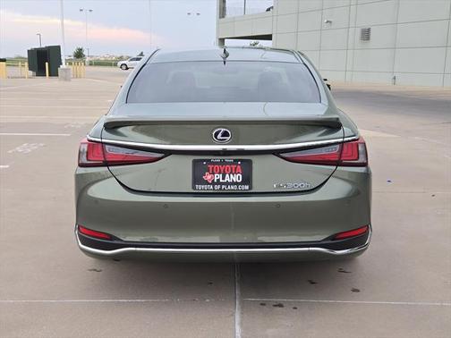 2019 Lexus ES 300h Base