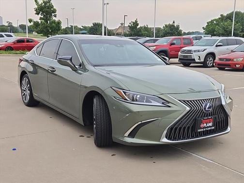 2019 Lexus ES 300h Base