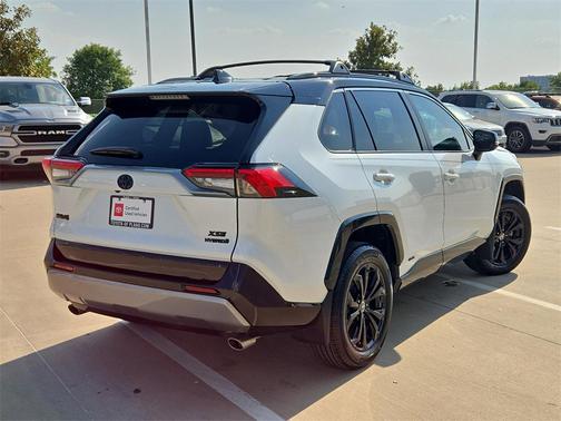 2023 Toyota RAV4 Hybrid SE