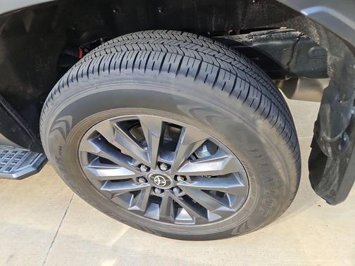 2026 Toyota Land Cruiser Base