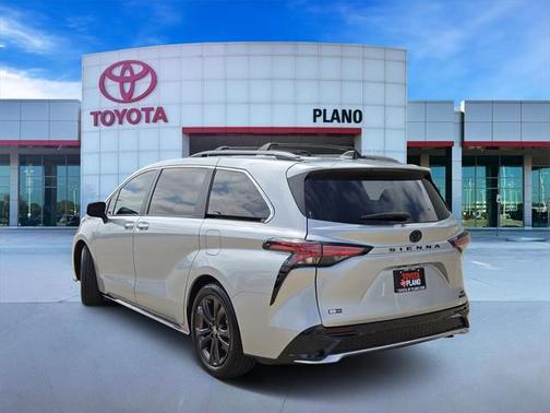 2023 Toyota Sienna XSE 7 Passenger