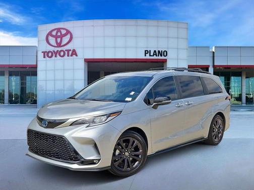 2023 Toyota Sienna XSE 7 Passenger
