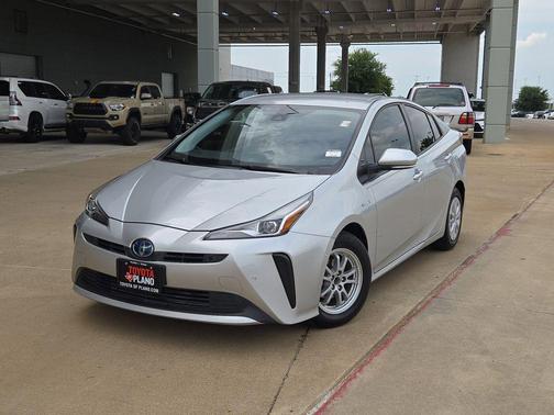 Classic Silver Metallic 2022 Toyota Prius LE