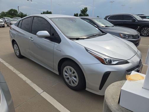Classic Silver Metallic 2022 Toyota Prius LE