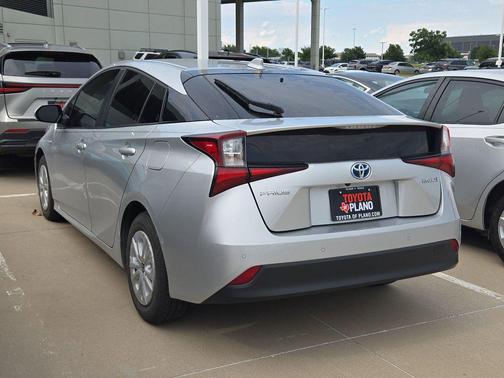 Classic Silver Metallic 2022 Toyota Prius LE